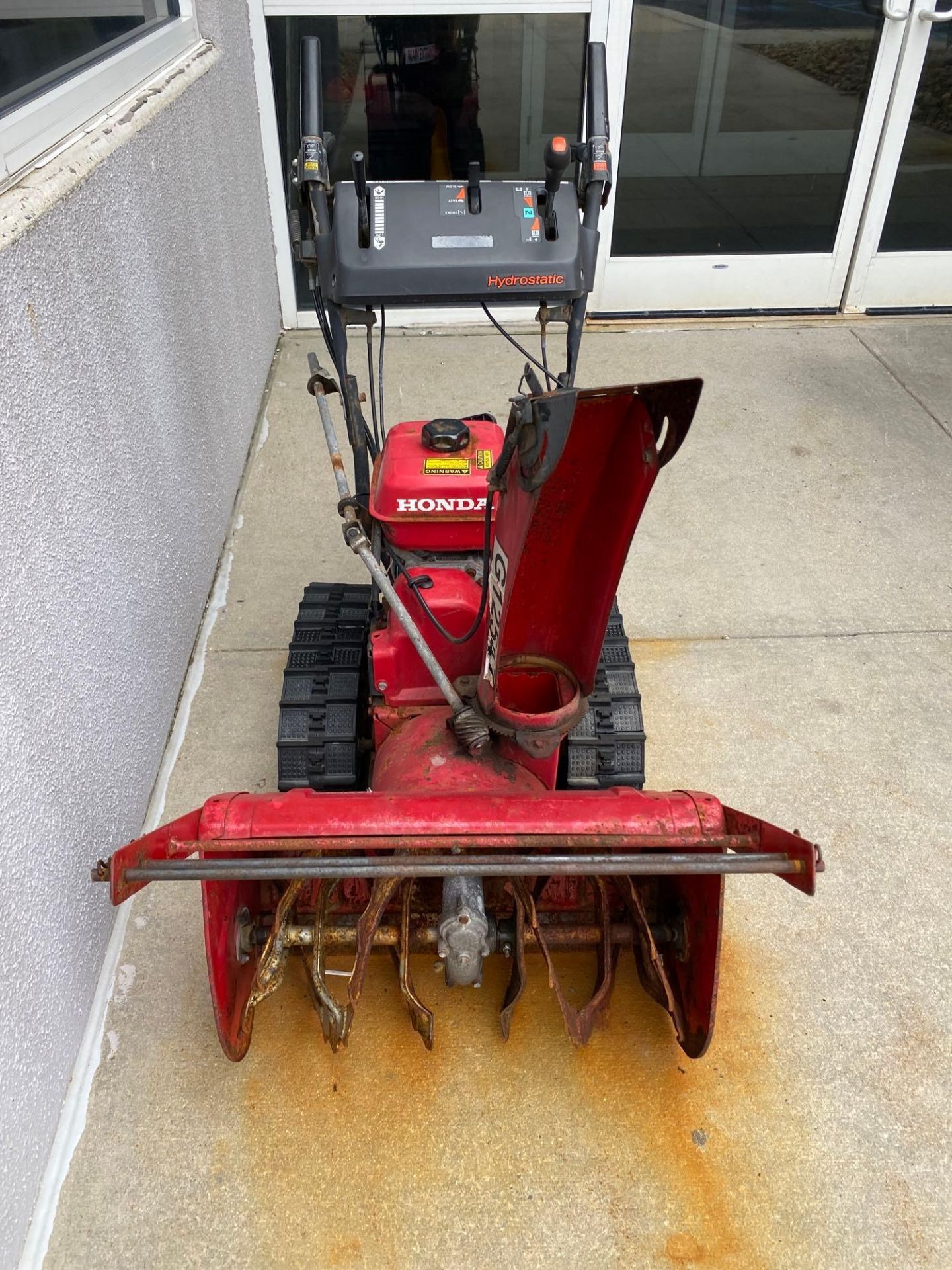 Honda Hydrostatic?24in. Tracked Snow Thrower - Image 4 of 4