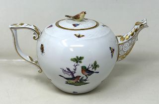 An Herend porcelain tea pot, decorated birds, 17 cm high