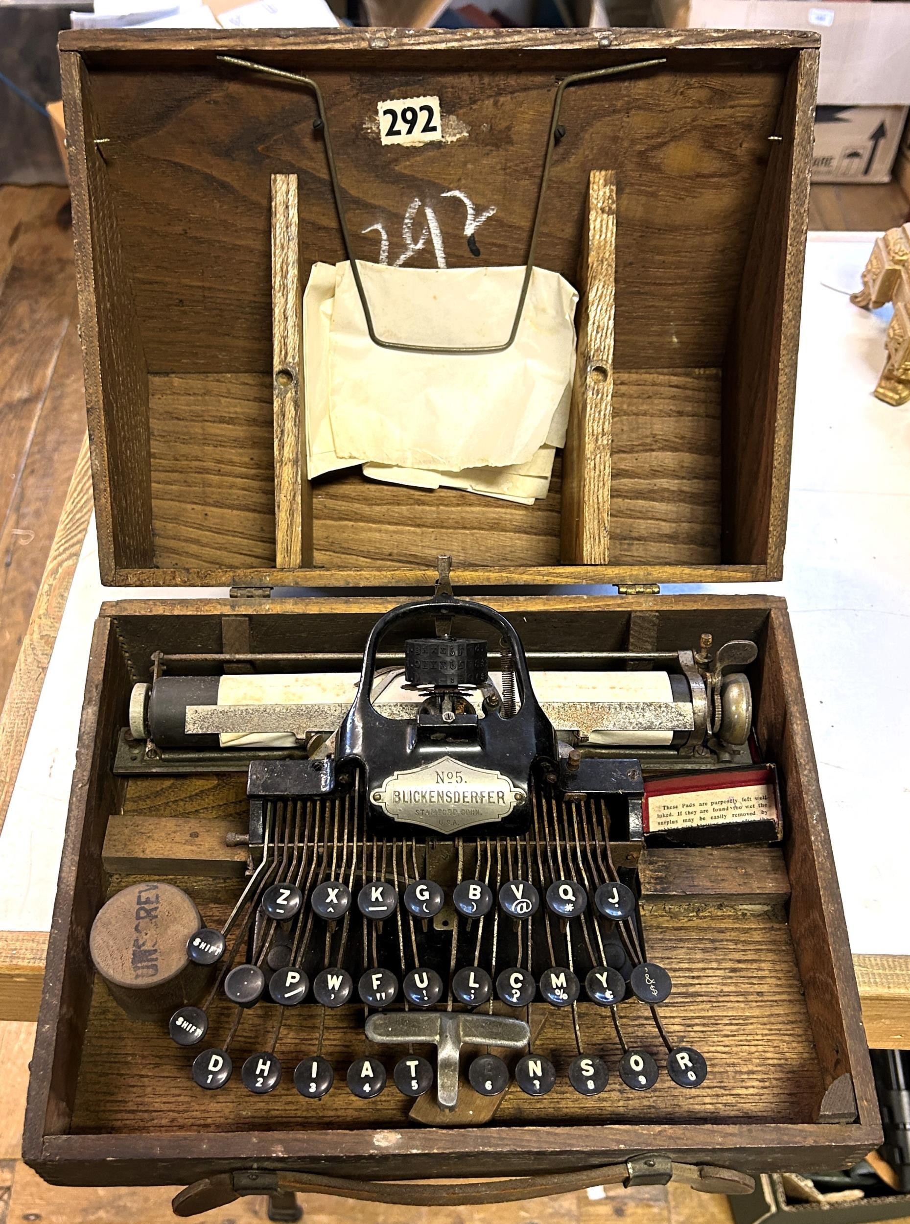 A late 19th/early 20th Blickensderfer No 5 typewriter, in a wooden case - Image 2 of 4