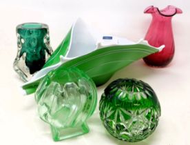 An Art Glass vase, 40 cm diameter, and four other glass vases (5)