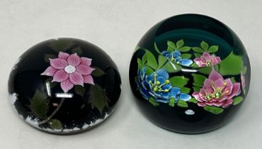 A William Manson limited edition glass paperweight, and another (2) double flowerhead 68/100, some