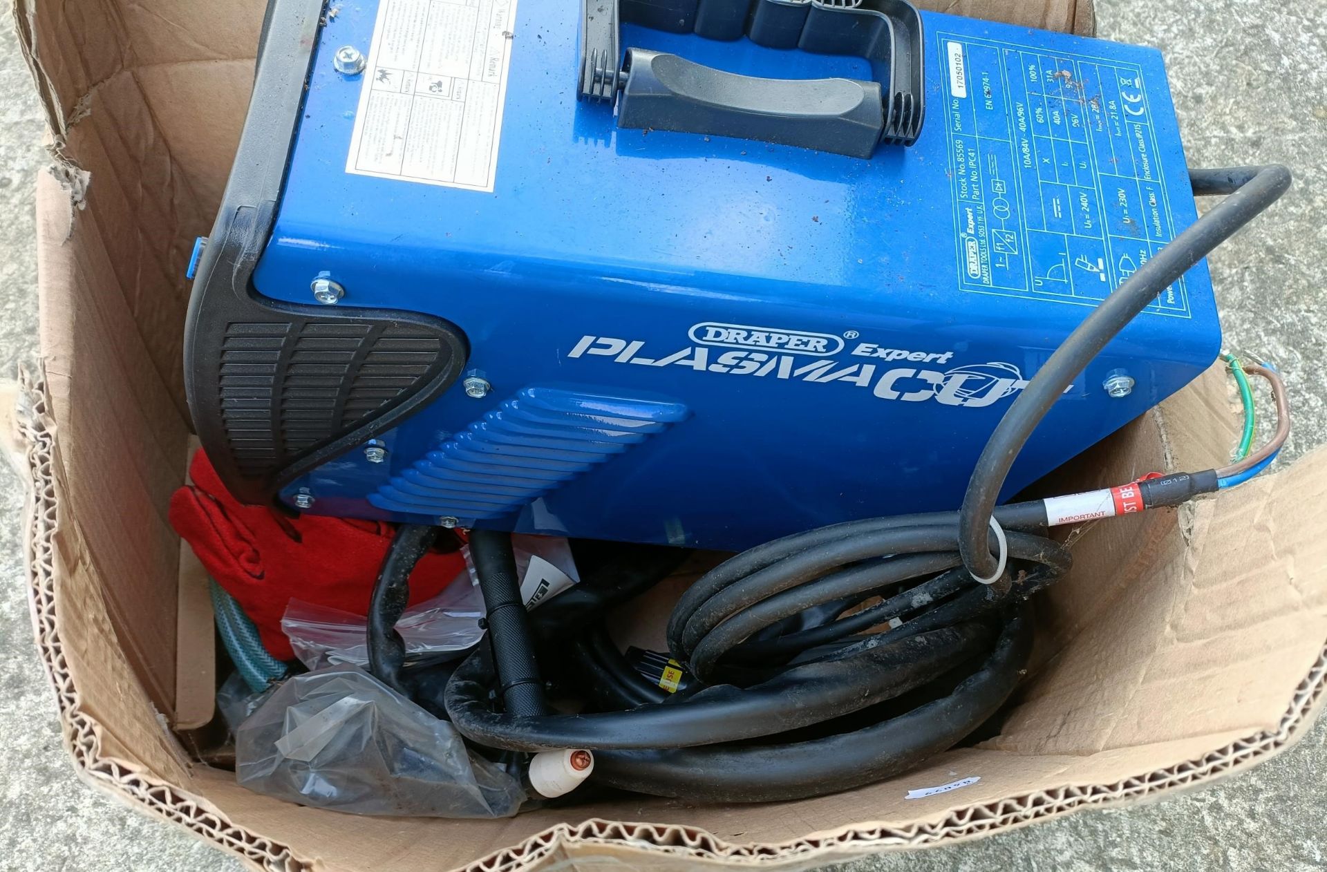 Draper Plasma cutter and accessories Being sold without reserve From a Southampton deceased estate - Image 4 of 4