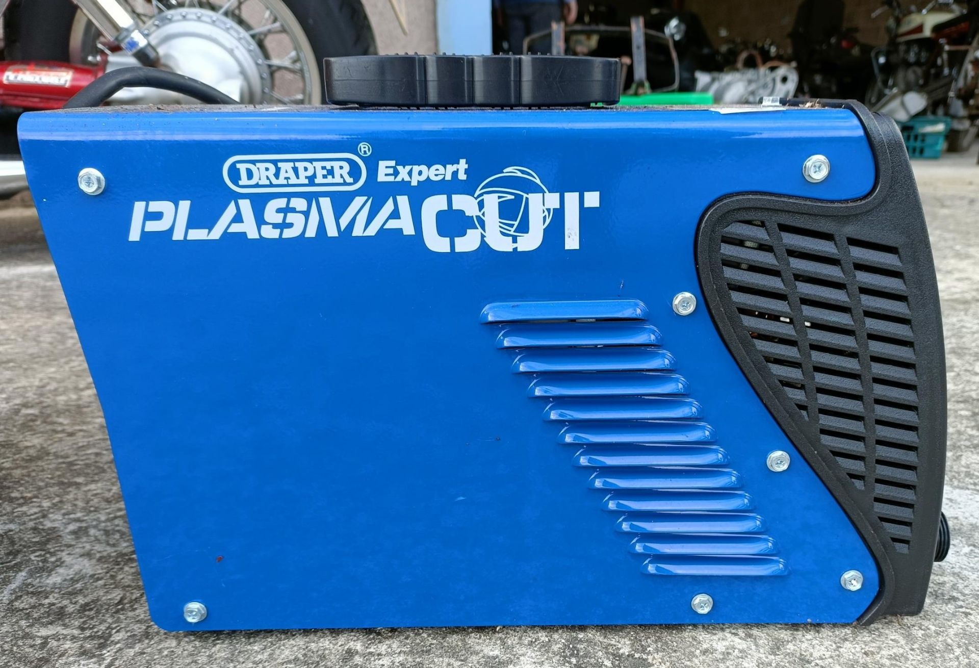 Draper Plasma cutter and accessories Being sold without reserve From a Southampton deceased estate