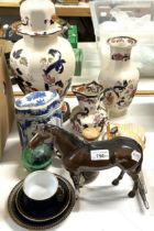 A Beswick horse, and assorted other ceramics (qty)