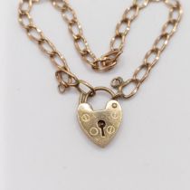A 9ct gold bracelet, with a heart shaped padlock clasp, 5.3 g