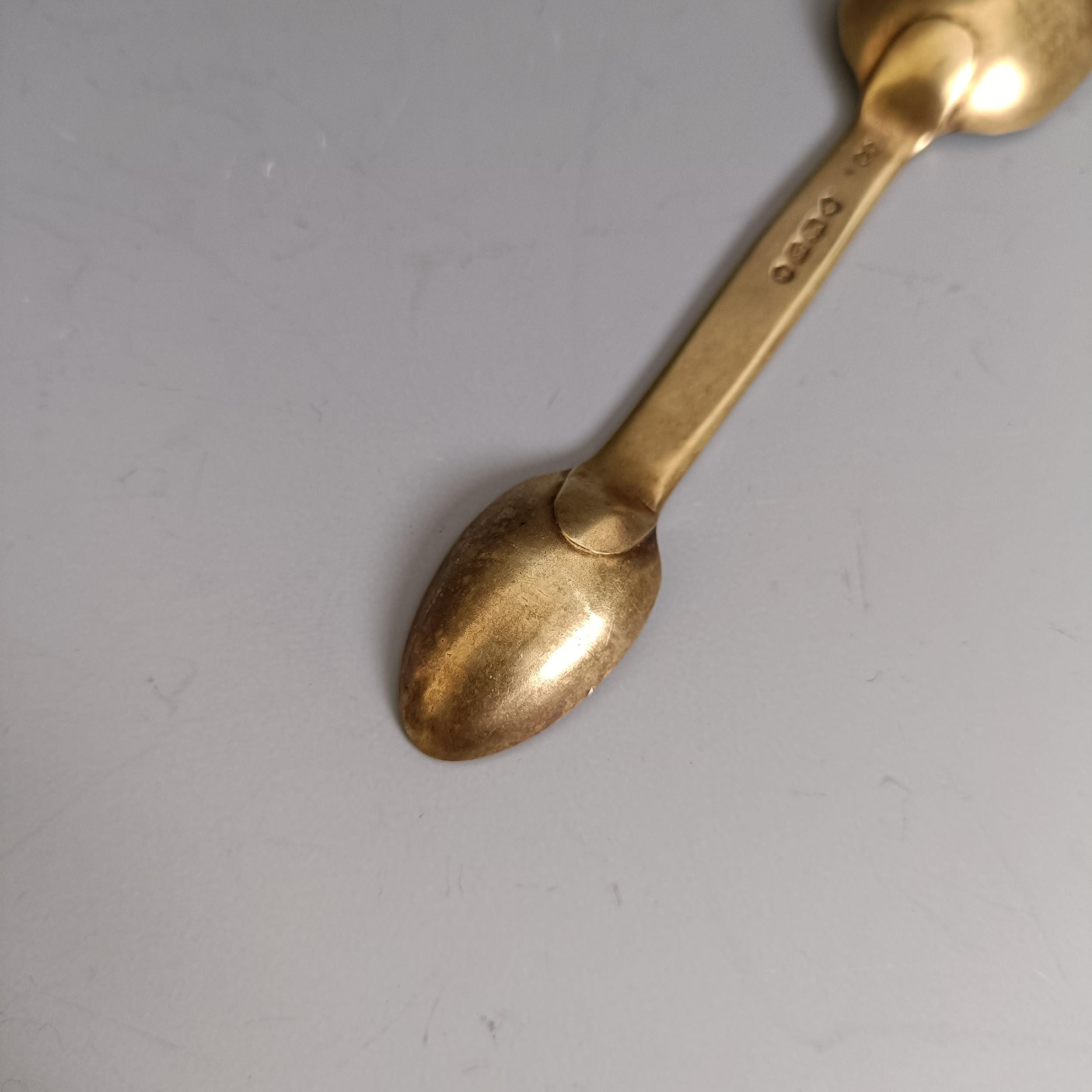 A Victorian silver gilt medicine spoon, London 1871, 21 g overall length: 12.7 cm approx width of - Image 7 of 8