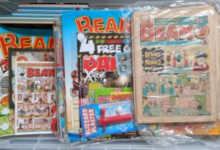 Assorted Beano annuals (box)