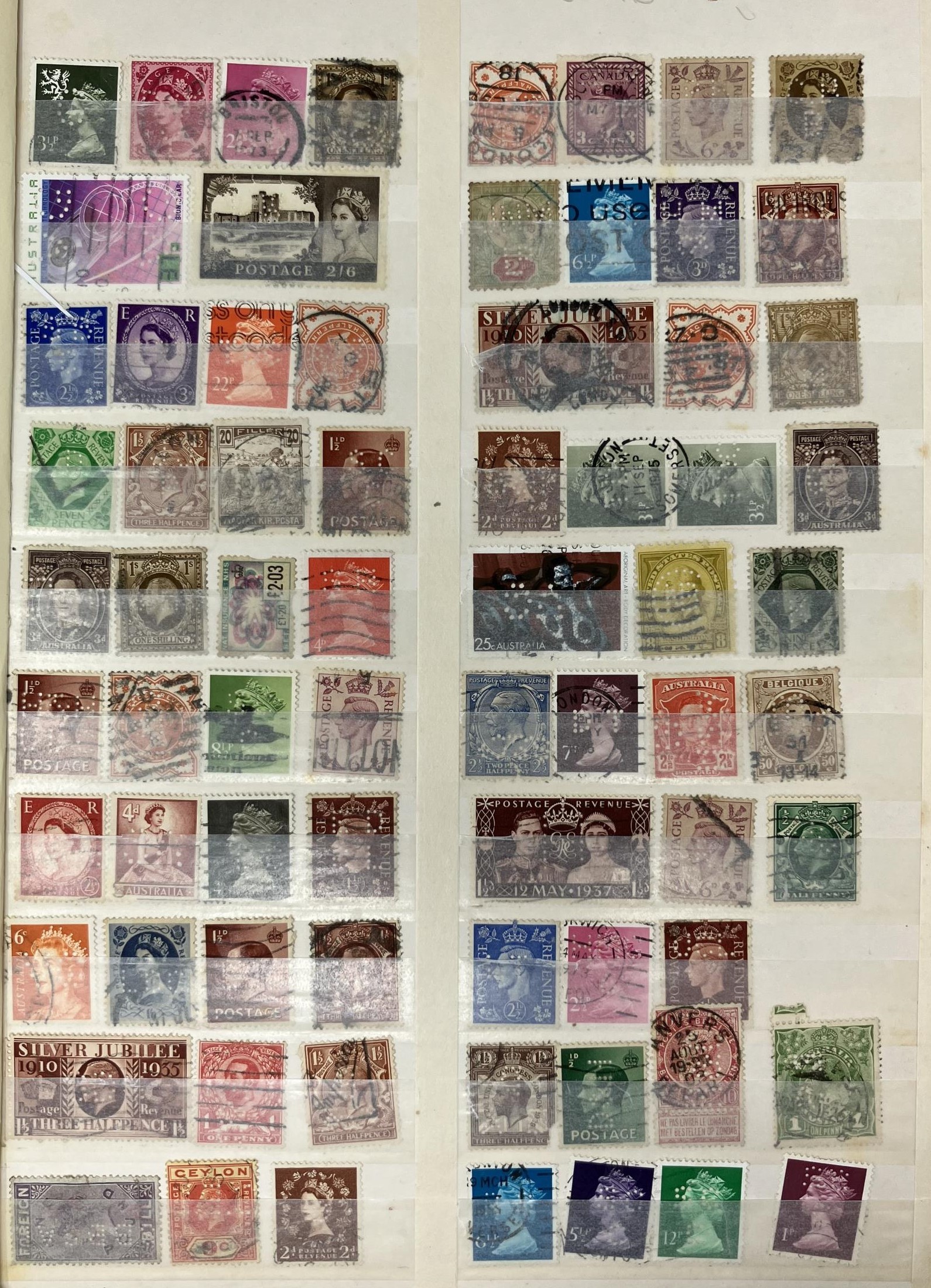 An album of American stamps, some on loose pages, an album of Pakistan stamps, and another album (4) - Image 8 of 10
