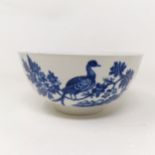 An 18th century Worcester blue and white bowl, decorated birds, crescent mark to base, 16 cm