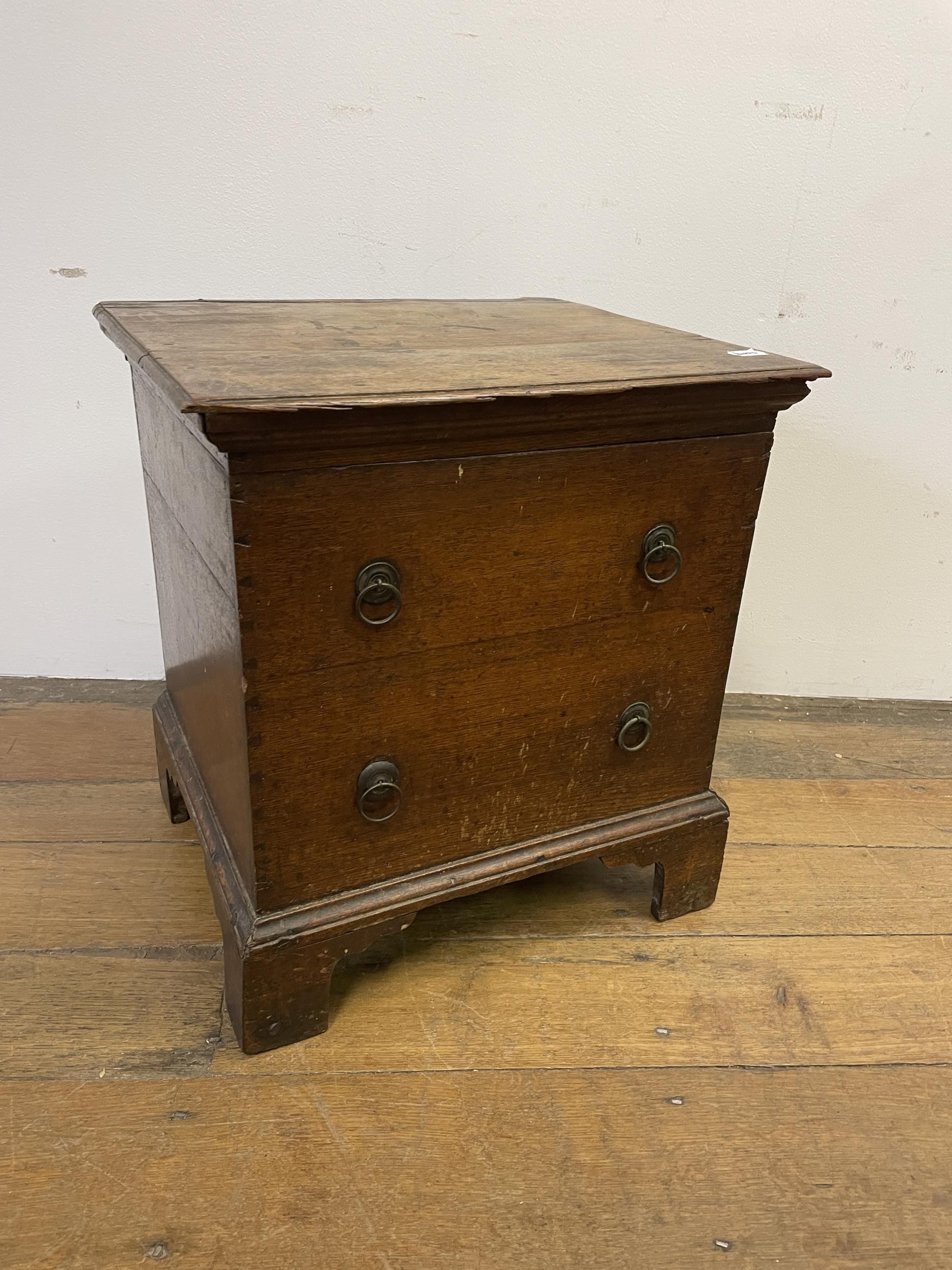 An oak commode, front with two faux drawers, 46 cm wide