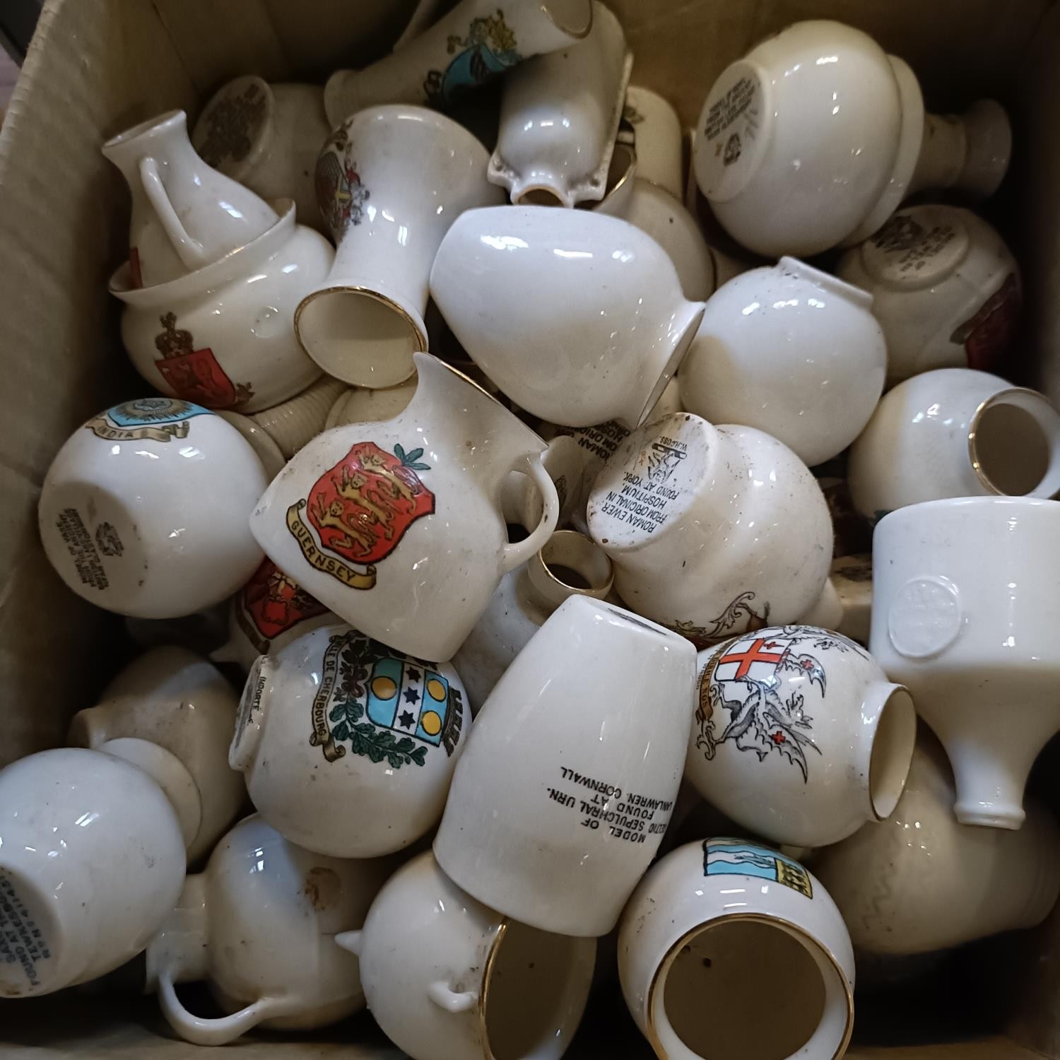 Assorted crested china (box)