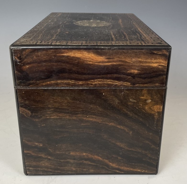 A 19th century coromandel and brass inlaid tea caddy, fitted two satinwood caddies, 26 cm wide - Image 5 of 5