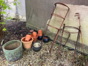 Assorted garden planters and plant pots, and assorted metal plant supports