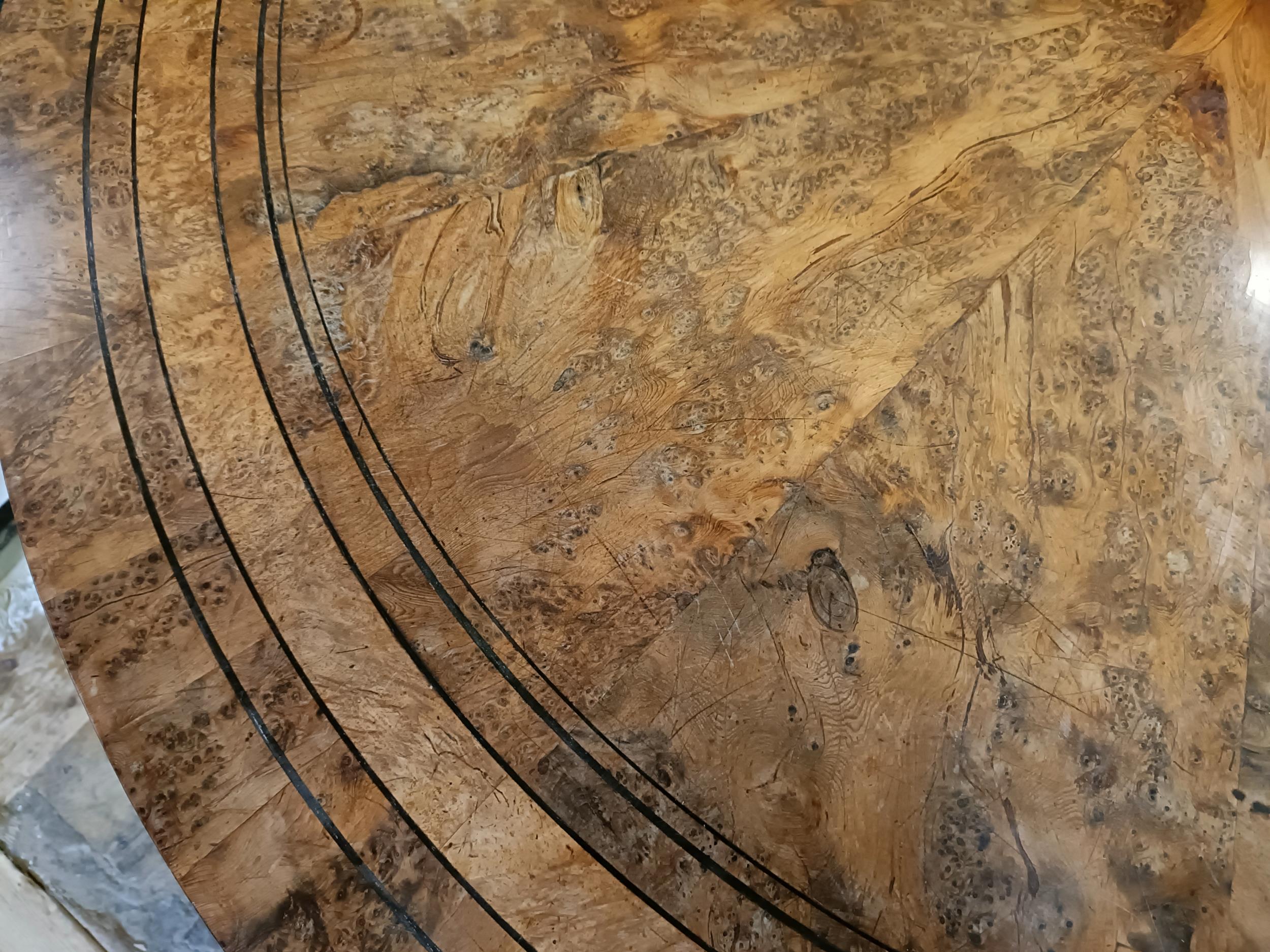 An early 19th century burr yew centre table, in the manner of George Bullock, the top with ebony - Bild 15 aus 18