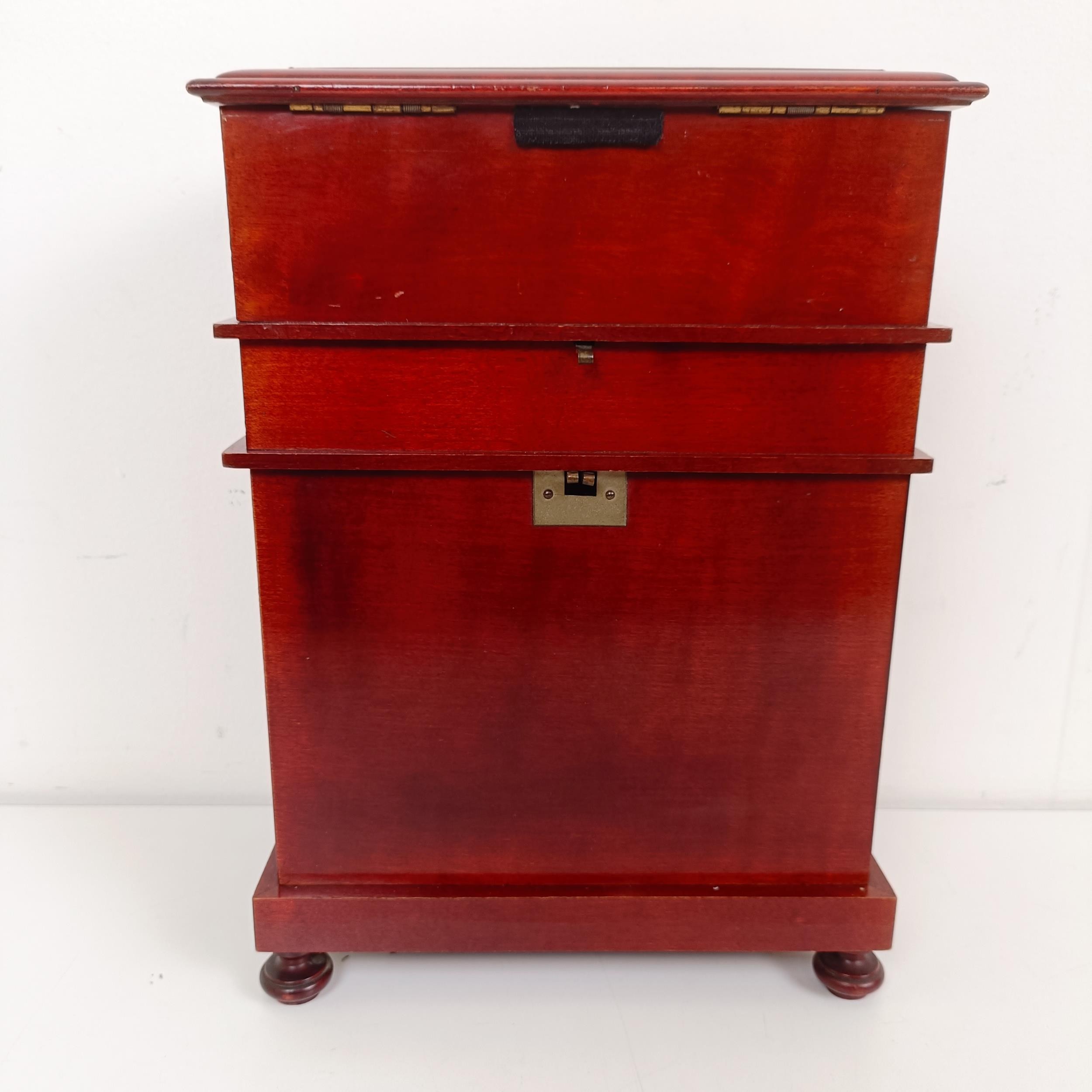 An early 20th century Continental musical tantalus/liqueur cabinet, in the form of a piano or organ, - Image 3 of 7