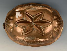 A coppered jelly mould, 28 cm wide