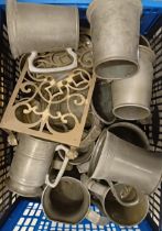 Assorted pewter mugs and a trivet (box)