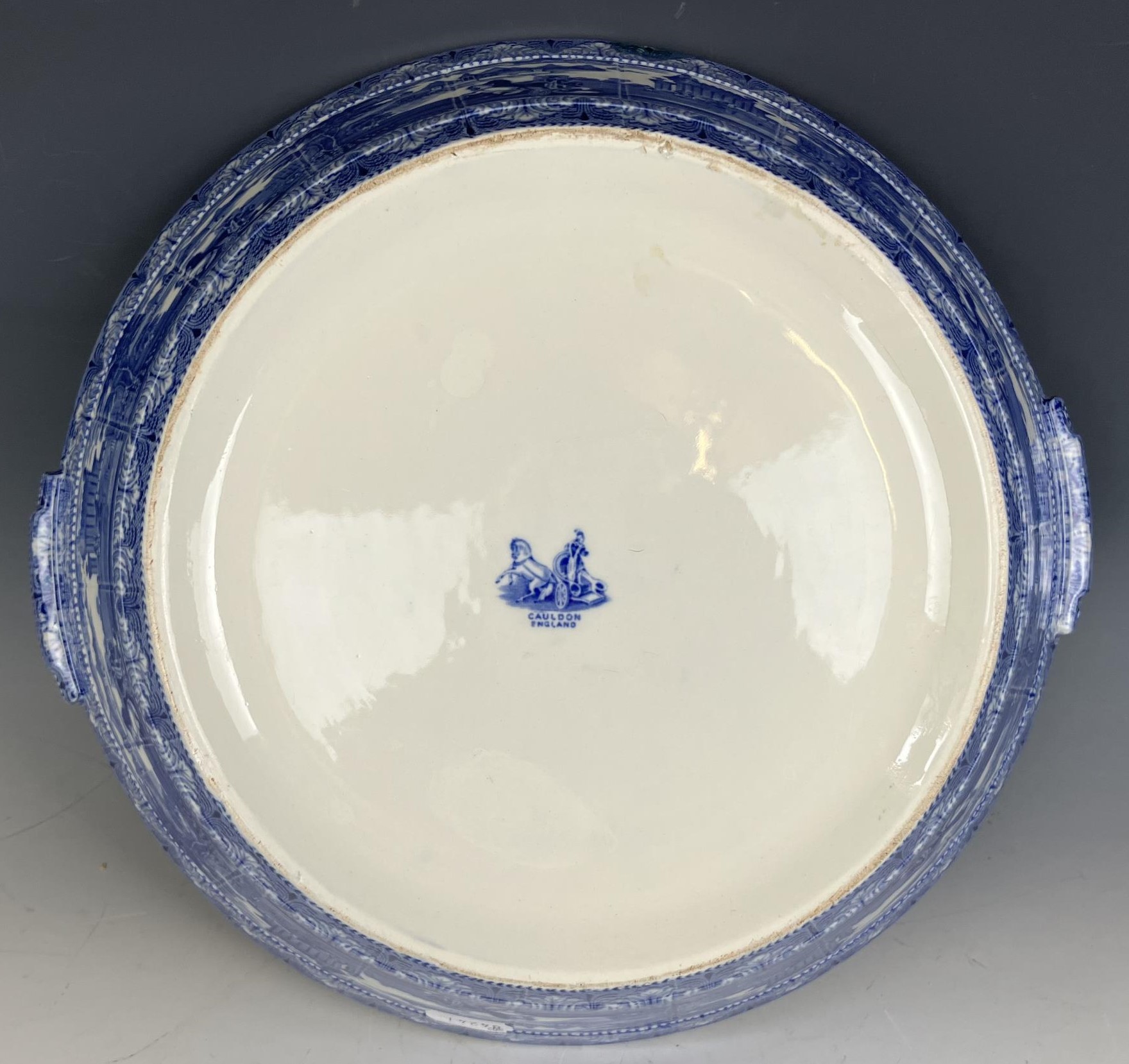 A late 19th century Cauldon blue and white basin or cream pan, decorated classical scenes, 40 cm - Image 4 of 4