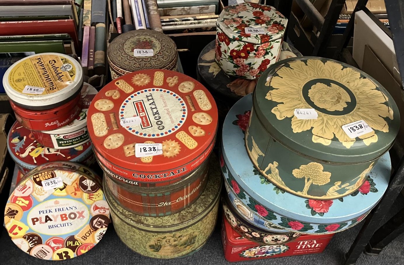 Assorted clay pipes, and a group of vintage biscuit tins (qty) - Image 3 of 3