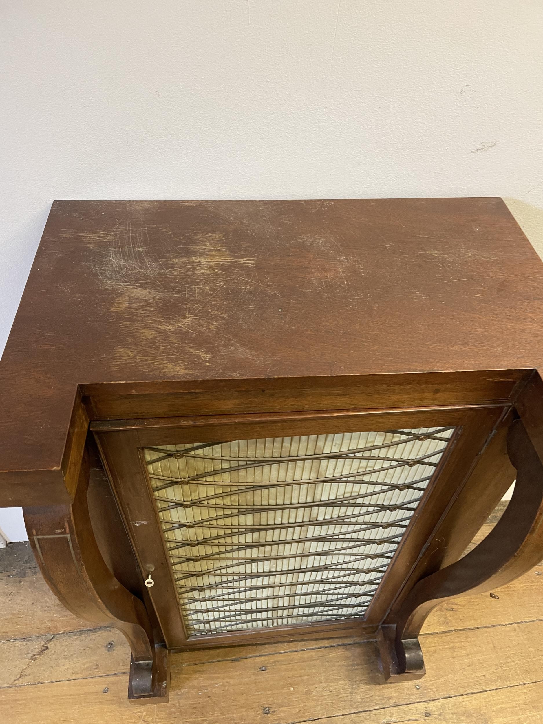 A mahogany pier cabinet, 61 cm wide - Image 2 of 6