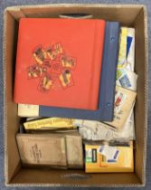 Assorted cigarette cards (box)