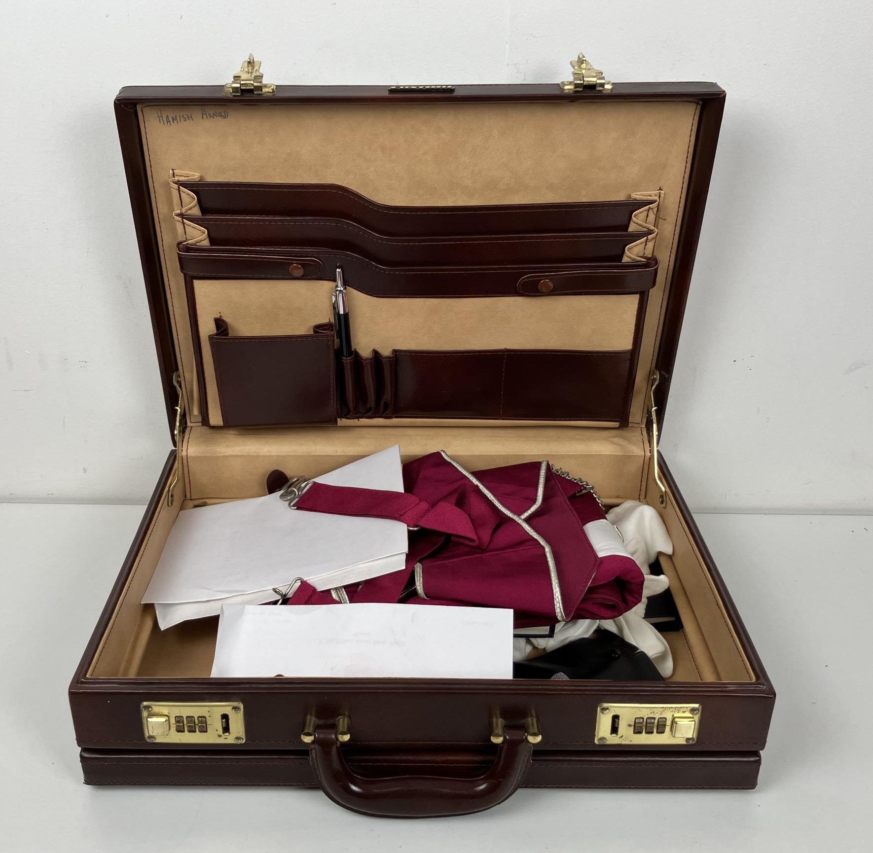 Assorted Masonic memorabilia (box)