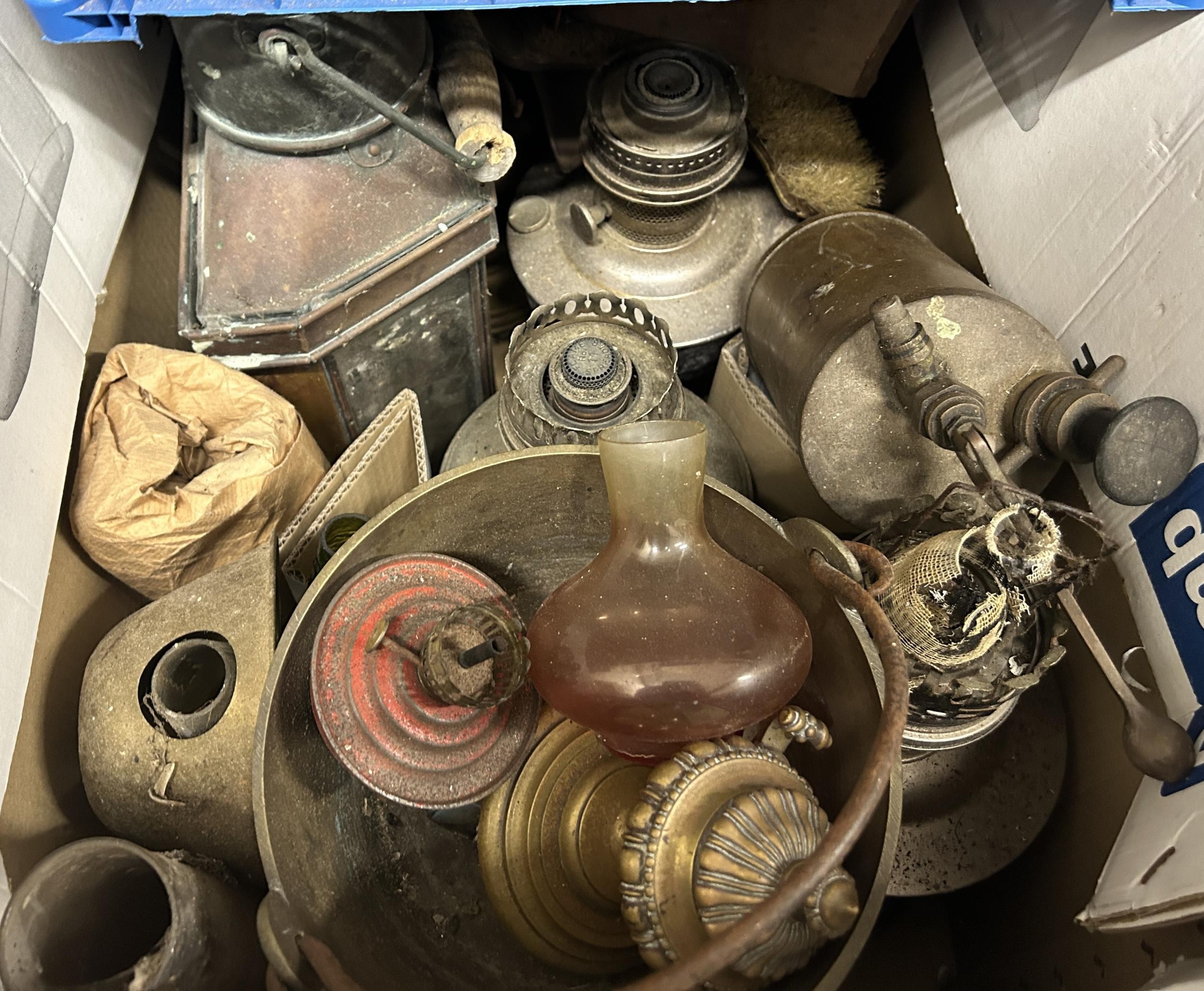 A copper lantern, assorted oil lamps and other items (qty)