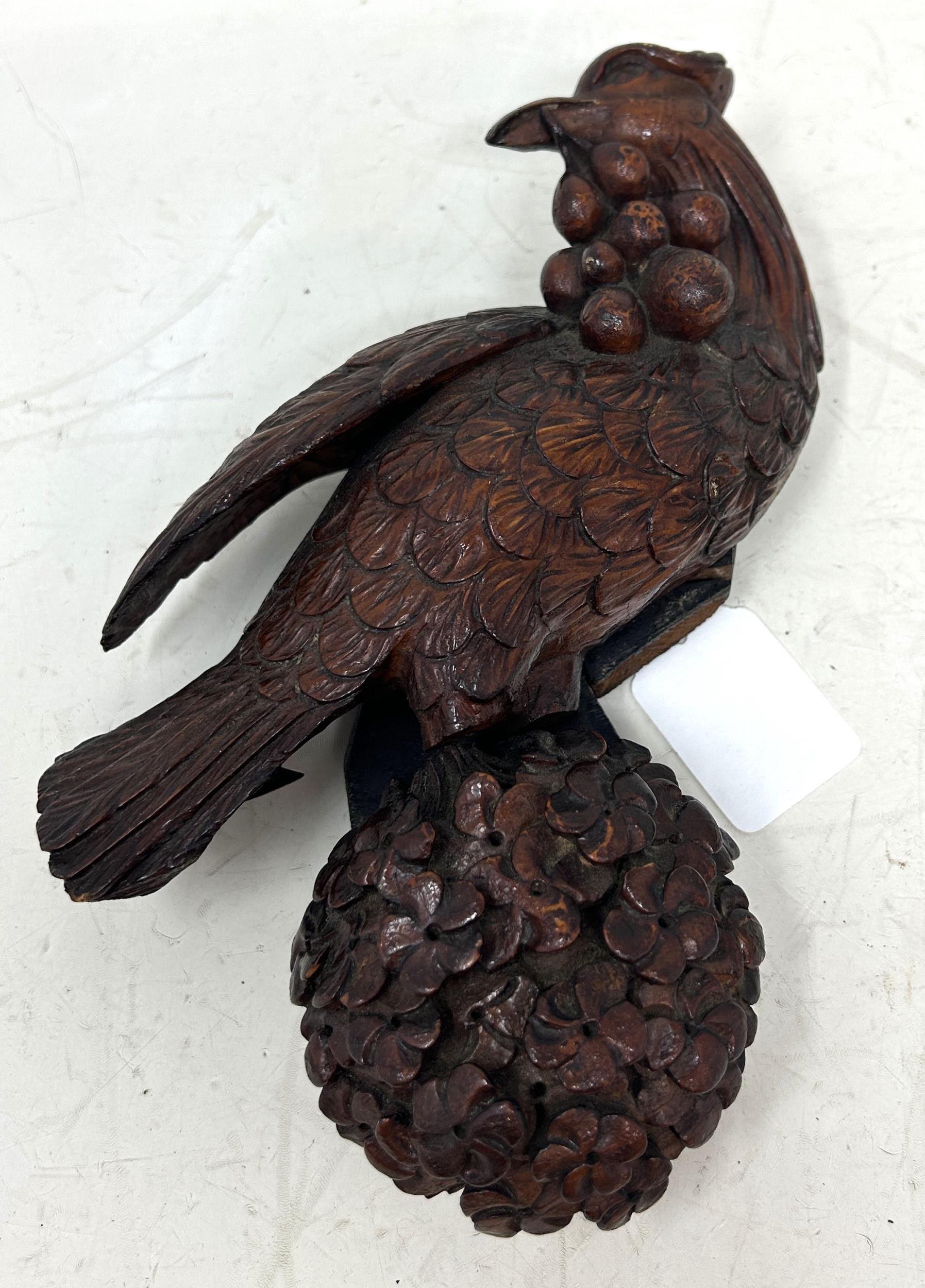 A pair of late 19th century carved wood figures, of birds, 22 cm high, and 13 cm high (2) - Image 2 of 4