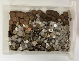 A large group of assorted world coinage (box)