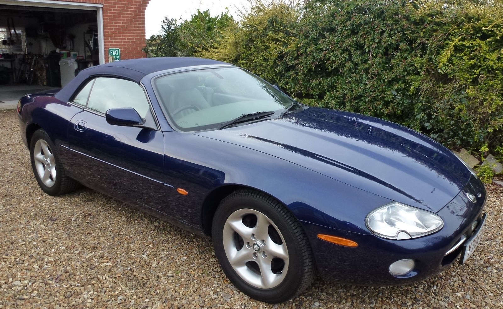 2001 Jaguar XK8 Convertible Being sold without reserve Registration number Y708 OLB Blue with a