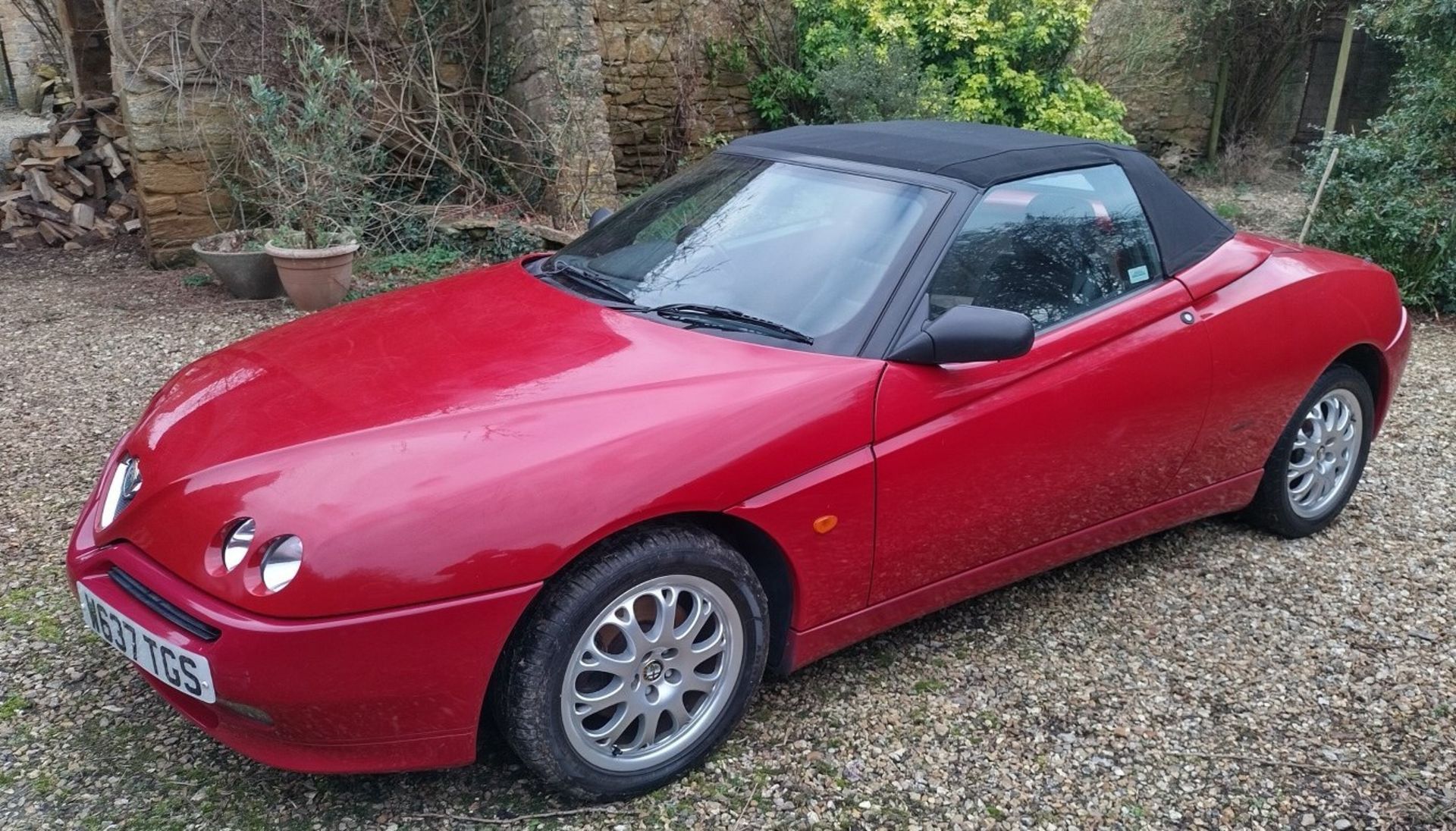 2000 Alfa Romeo Spider Lusso TS Spider Registration number W637 TGS Red with a black interior MOT - Image 12 of 14