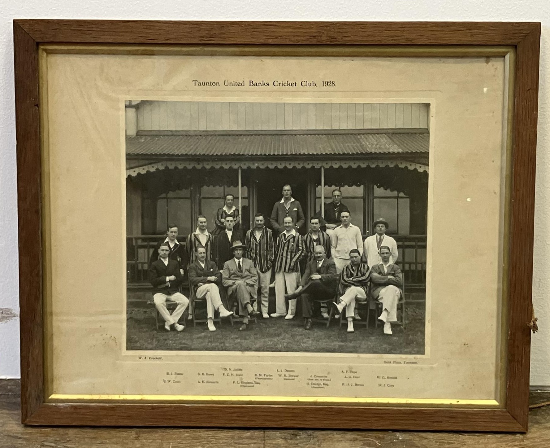 A photograph of the Taunton United Banks Cricket Club 1926, 34 x 44 cm, and assorted other vintage - Bild 4 aus 7