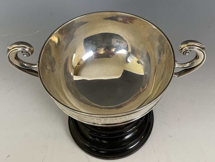 An Edward VII silver trophy cup, inscribed Mr W M Brewer, Snooker Handicap 1921, London 1902, on - Image 7 of 7