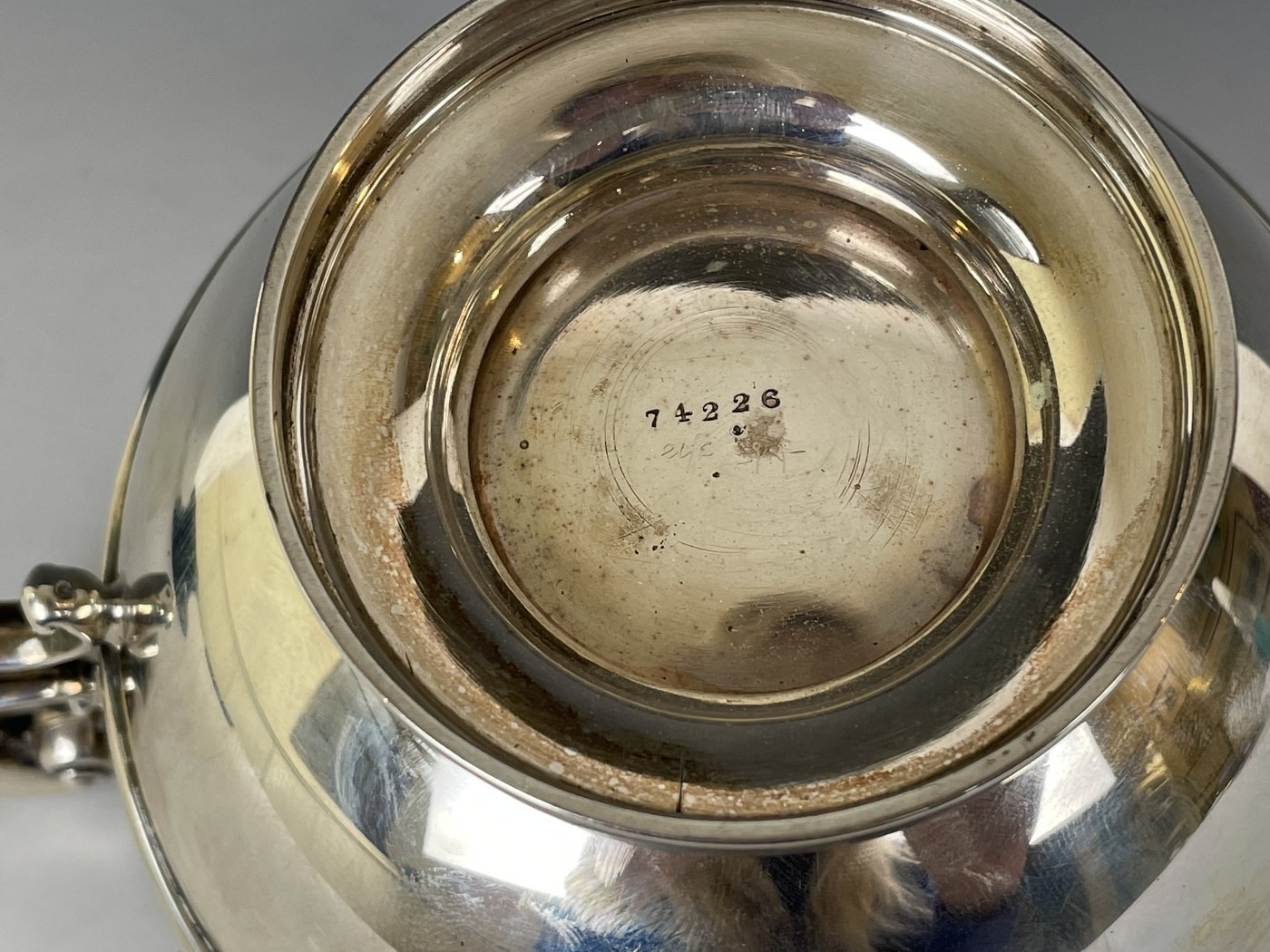 An Edward VII silver trophy cup, inscribed Mr W M Brewer, Snooker Handicap 1921, London 1902, on - Image 6 of 7