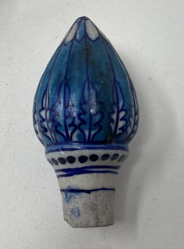 An Isnik blue ground vase and cover, 37 cm high with large losses and restored - Image 5 of 7