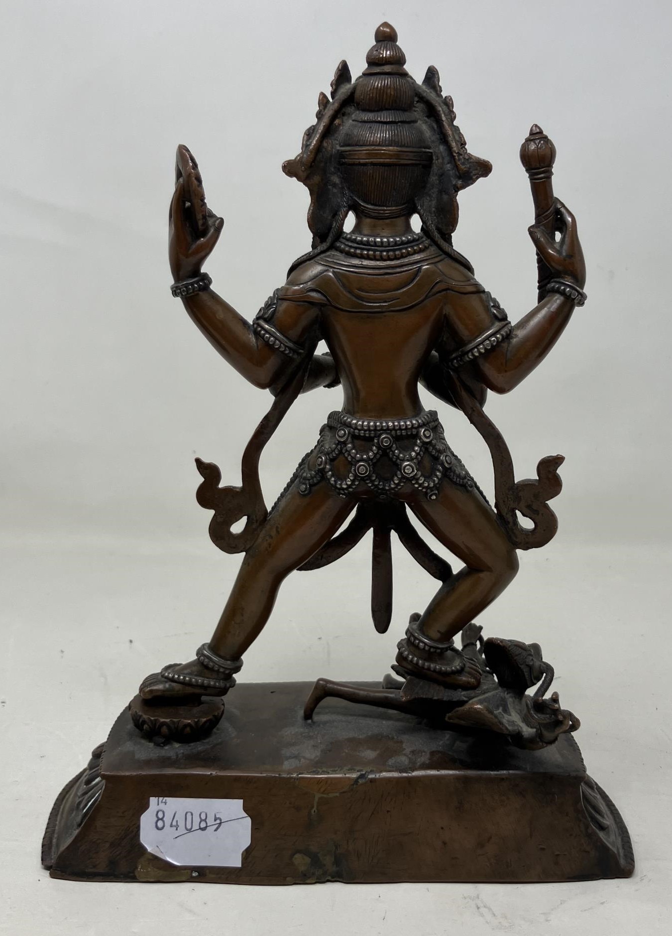 A gilt bronze Buddha, 21 cm high - Image 2 of 4