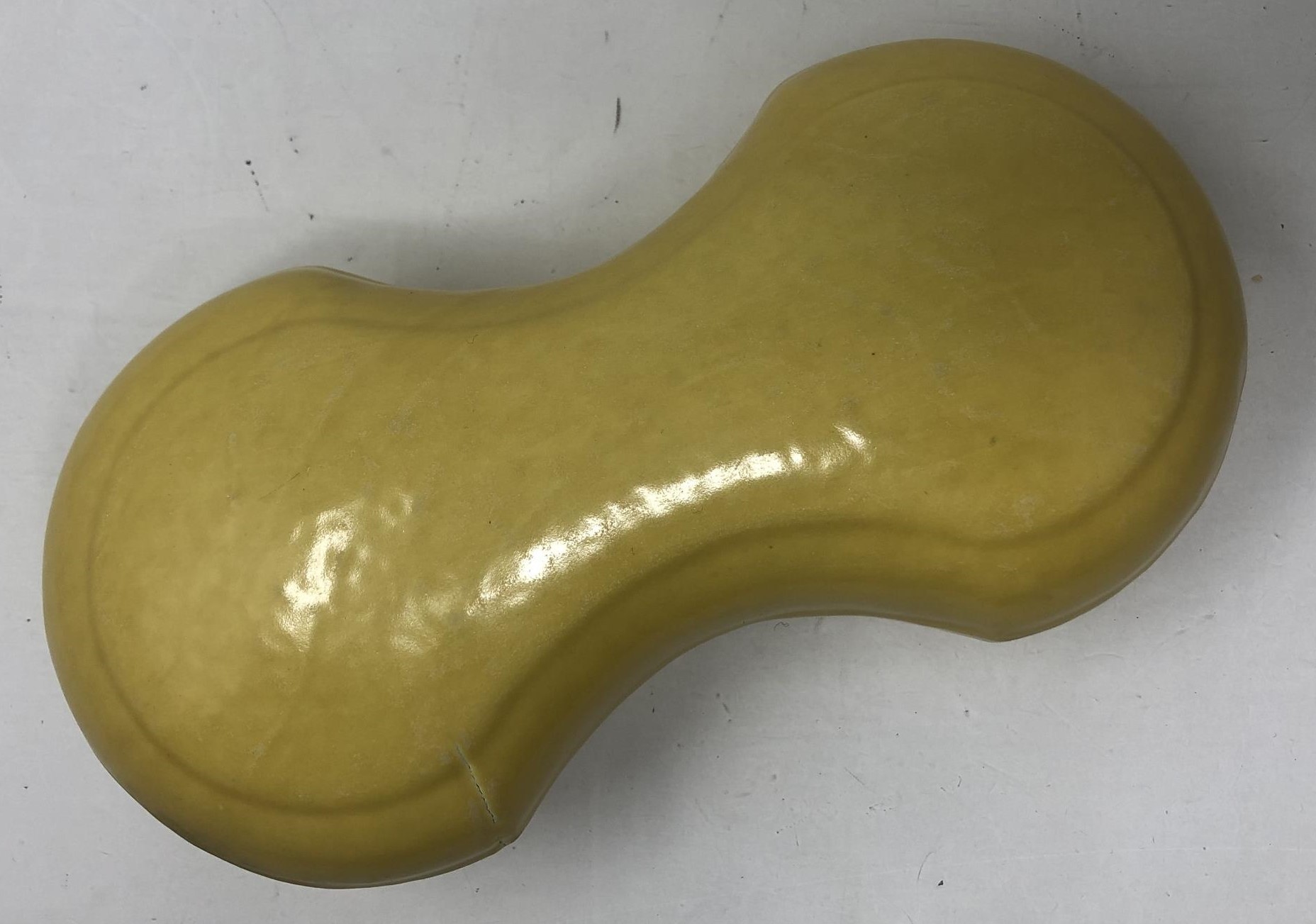 A Chinese yellow glazed shaped box and cover, character mark to base, 26 cm wide - Image 2 of 5