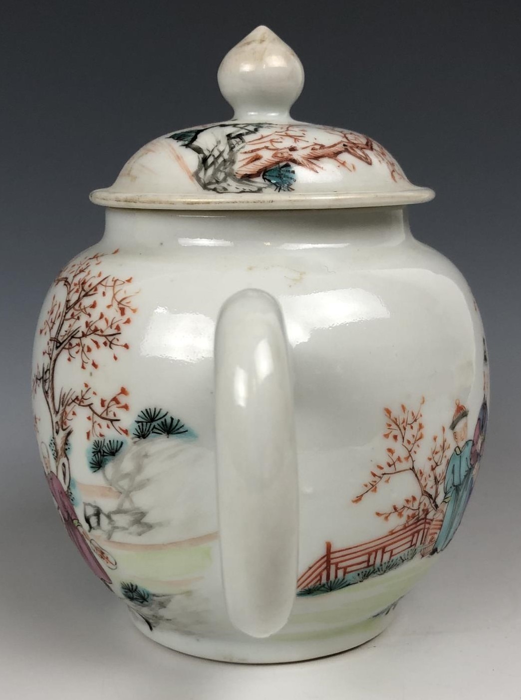 A Chinese famille rose teapot and cover, decorated figures, 13.5 cm high no visible chips or cracks, - Image 4 of 5