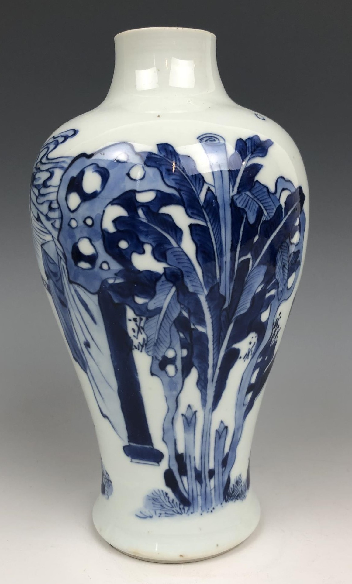 A Chinese blue and white vase, four character mark to base, 20 cm high, a blanc de chine figure, and - Image 3 of 26