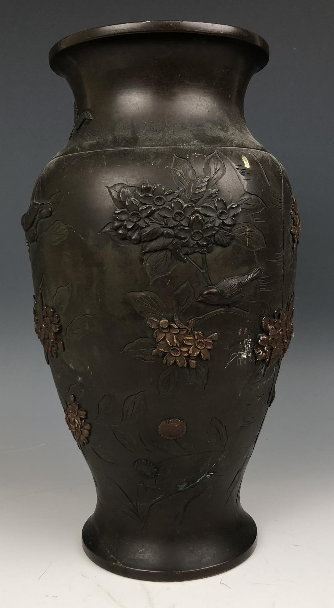 A Japanese bronze vase, decorated birds and foliage, impressed mark to base, 30 cm high - Image 2 of 4