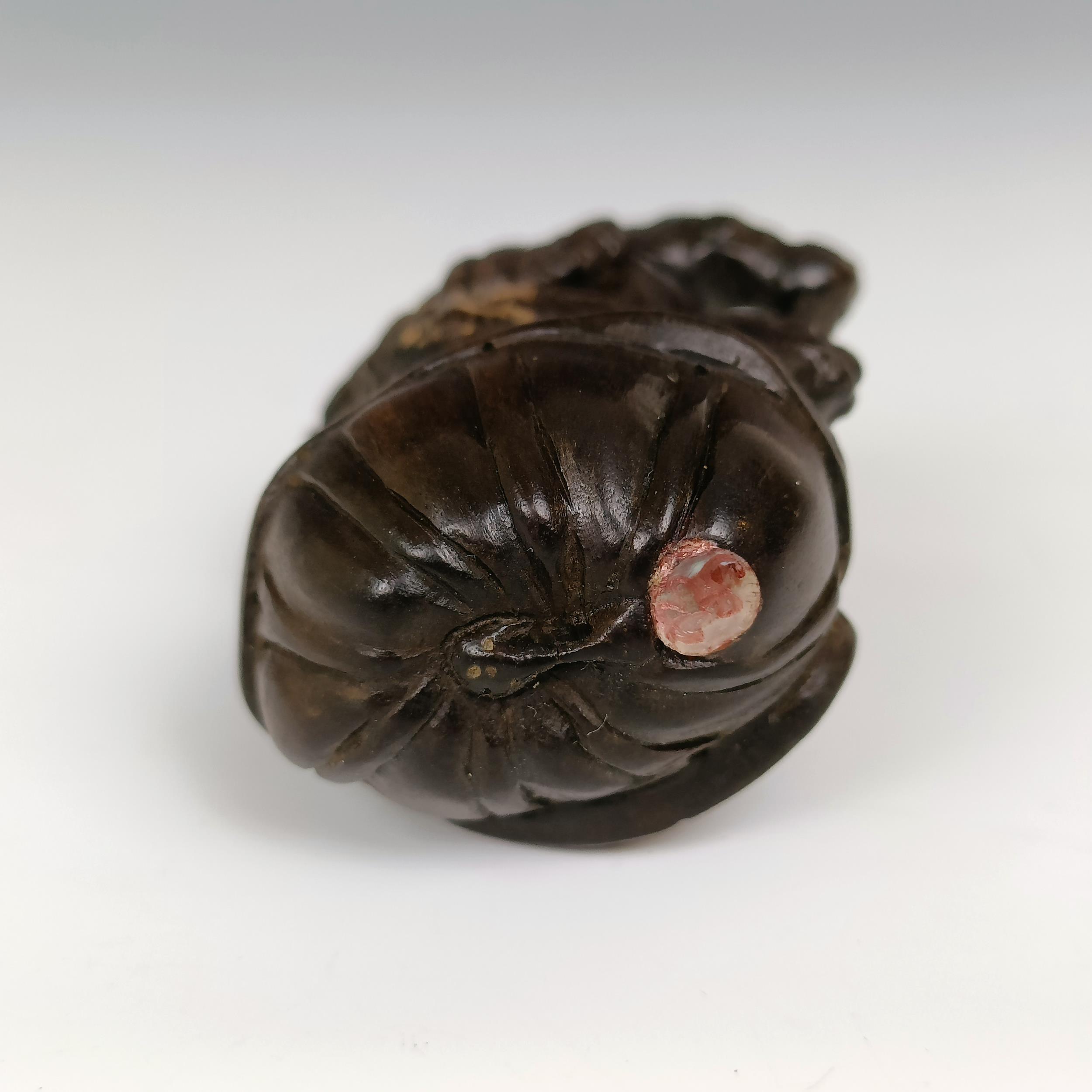 A carved wooden netsuke, in the form of a frog, signed 5 cm wide - Image 3 of 3