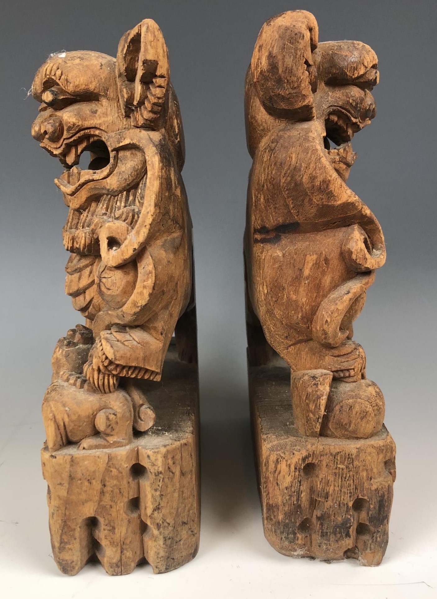 A pair of Chinese carved panels, decorated figures, highlighted in gilt, 40 x 25 cm, and a pair of - Image 6 of 6