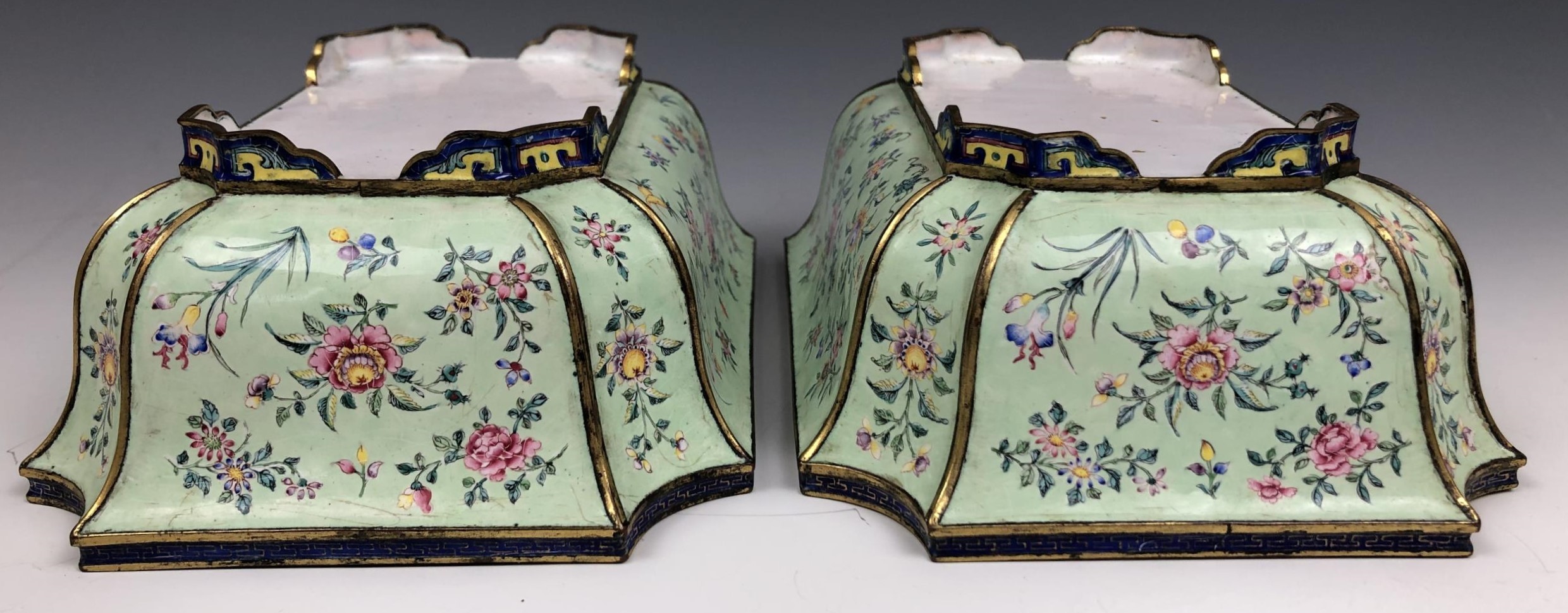 A pair of Chinese Canton enamel jardinieres, decorated flowers on a pale green ground, 19.5 cm - Image 4 of 6