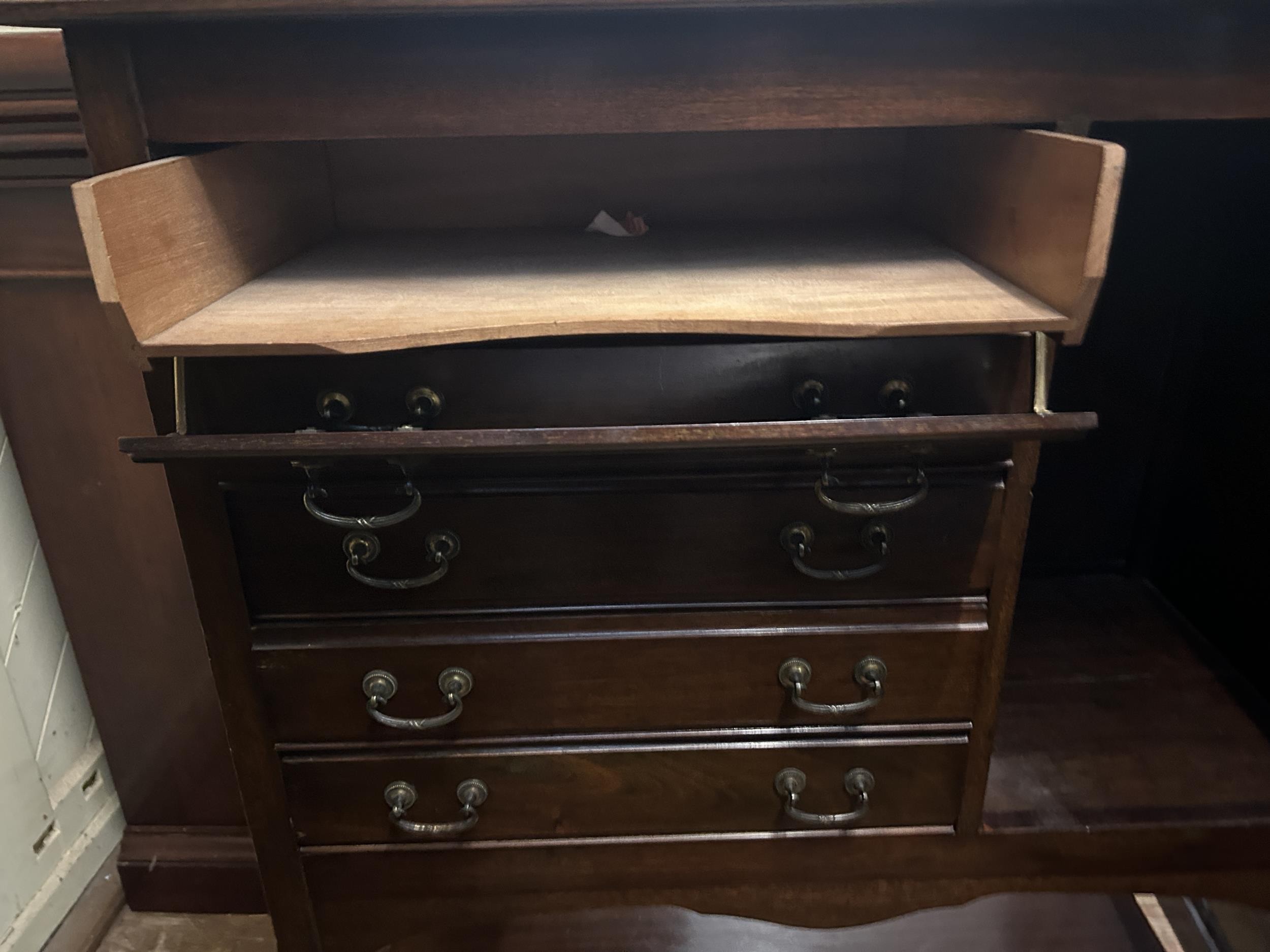 A mahogany music cabinet, 79 cm wide - Image 3 of 3