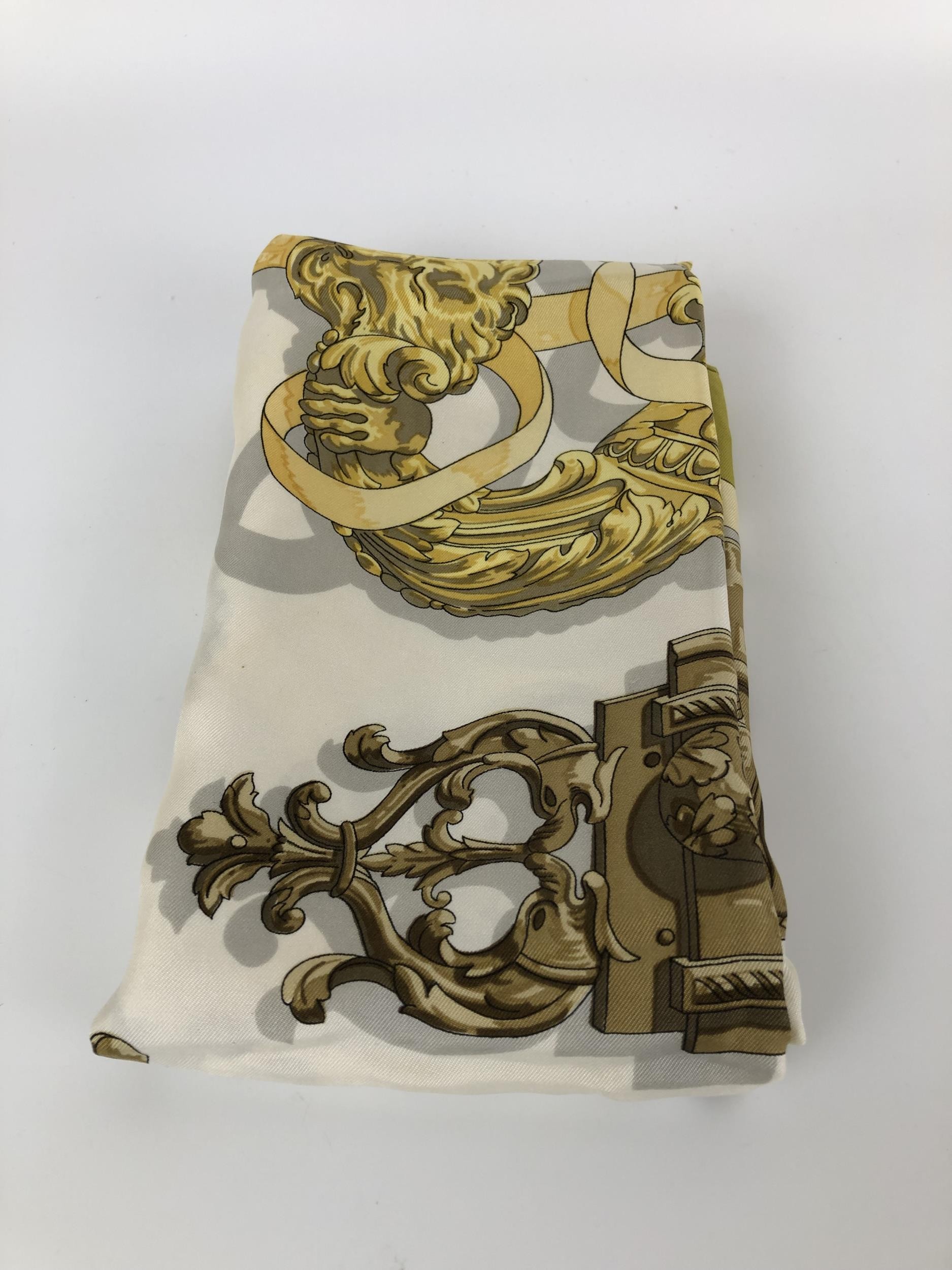 A Hermes scarf - Image 4 of 4