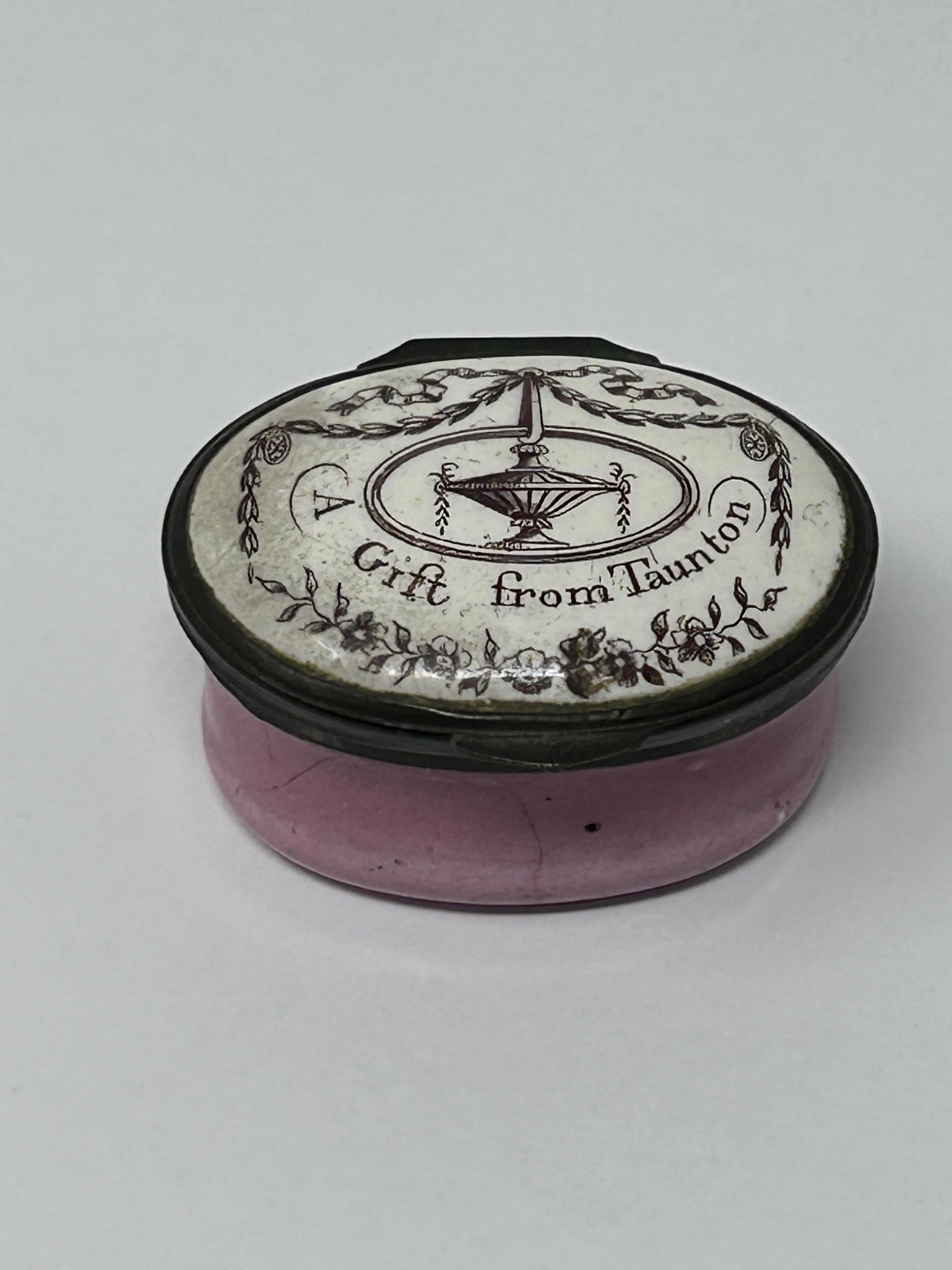 A George III enamel pill box, the lid reading A Gift From Taunton - Image 2 of 5