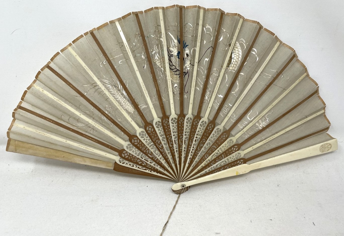A painted fan, the paper decorated print of military leaders, 23 cm, and four others (5) - Bild 13 aus 20