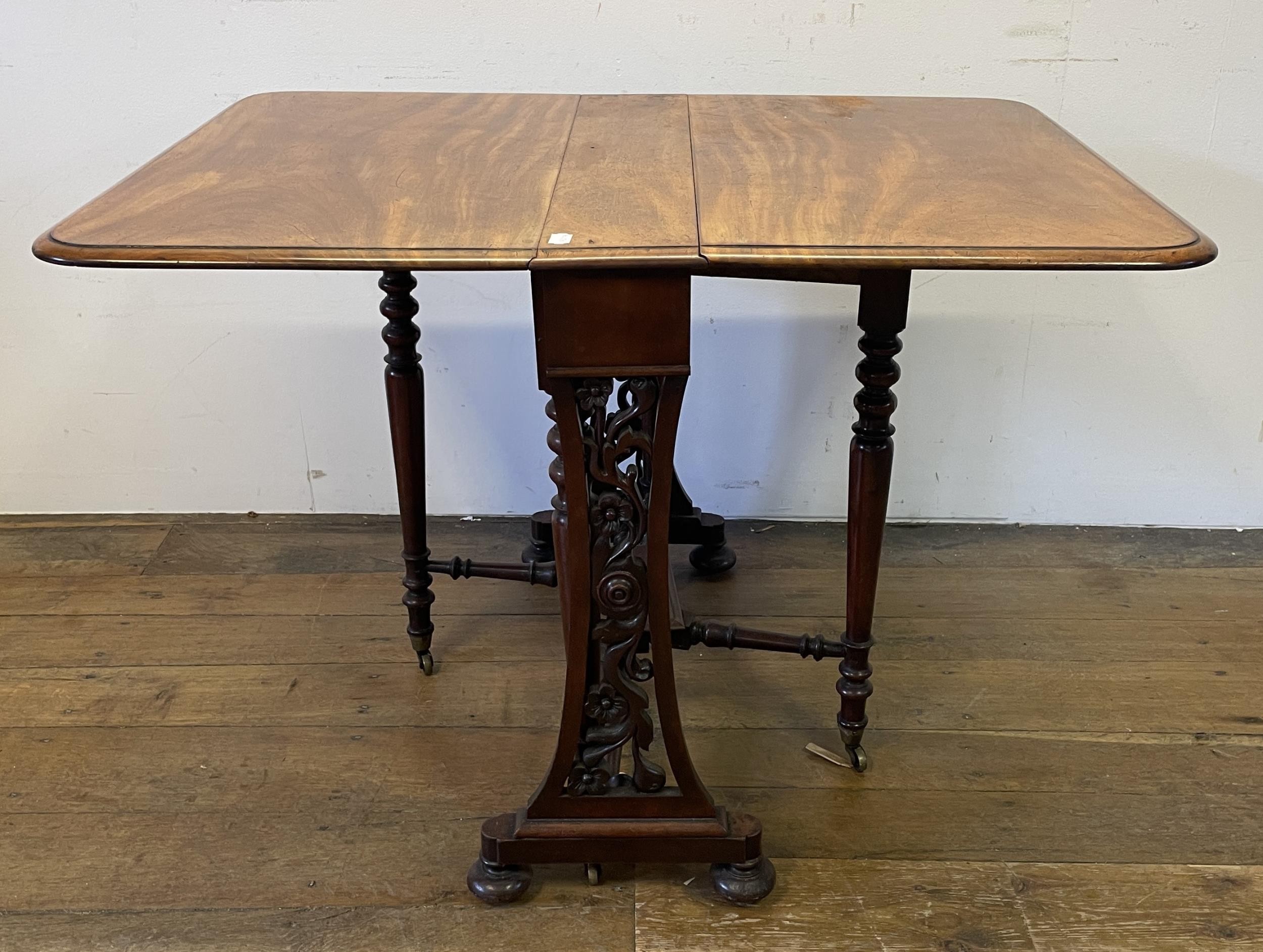 A 19th century mahogany Sutherland table, 77 cm wide - Image 3 of 3