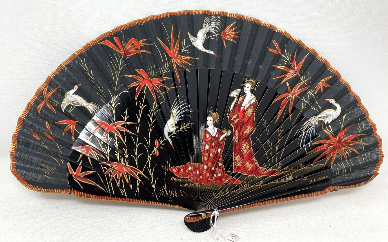 A carved wood fan, silk painted flowers, 25 cm, boxed, and three other fans (4) - Image 7 of 15