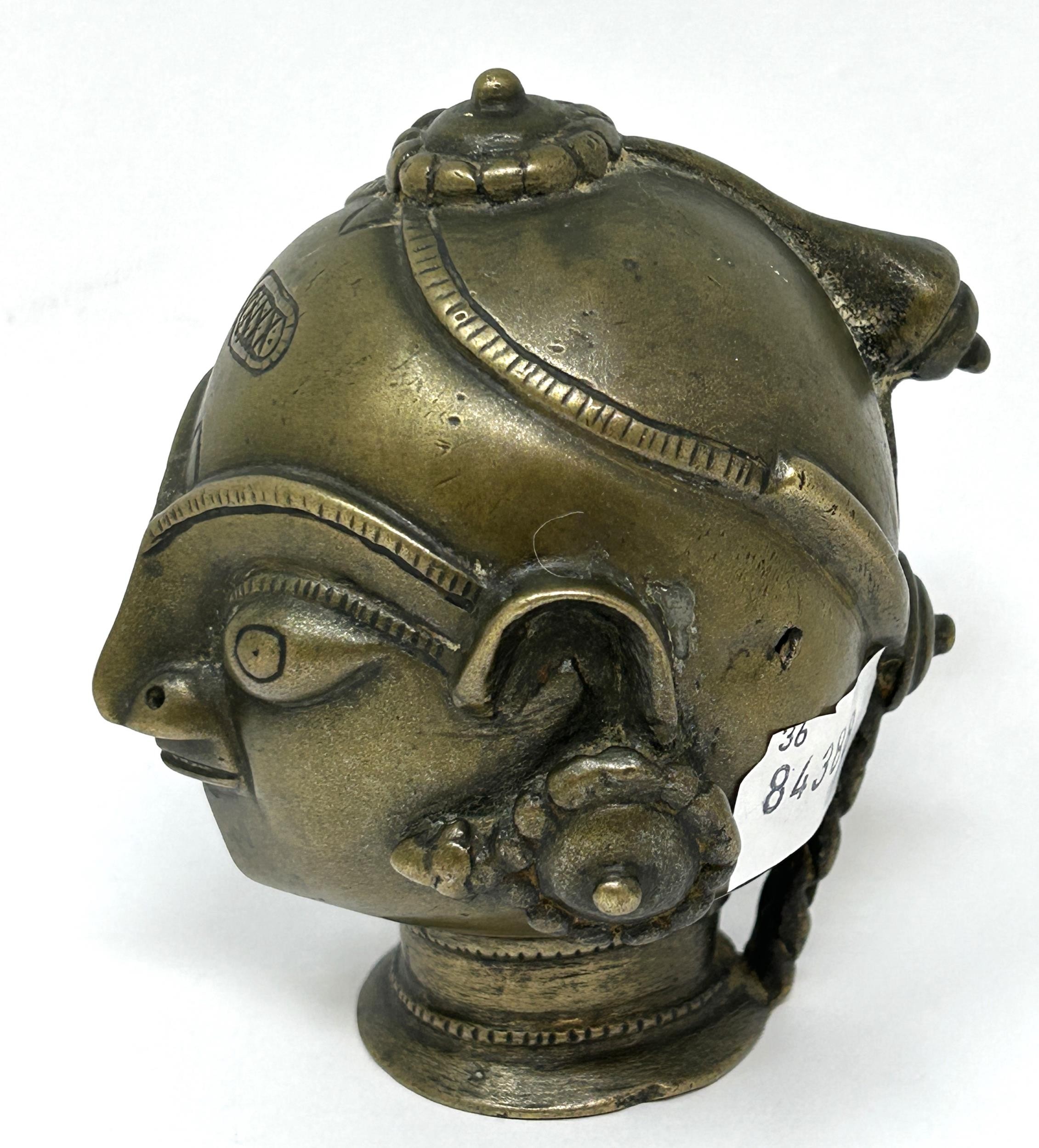 An African style bronze head, 11 cm high - Image 2 of 4